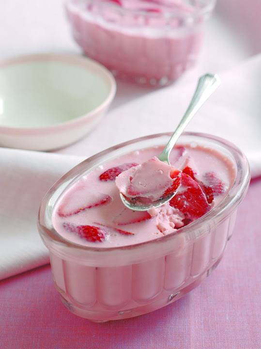Light, pretty, and endlessly enjoyable, Strawberry Milk Jelly is a dessert that never goes out of style