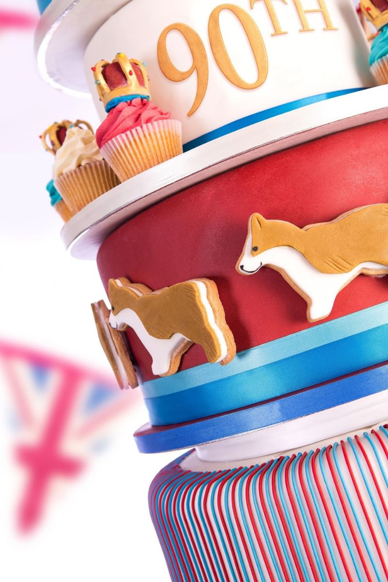 Easy Crown Cupcakes (Perfect For Jubilee, Parties & Birthdays)