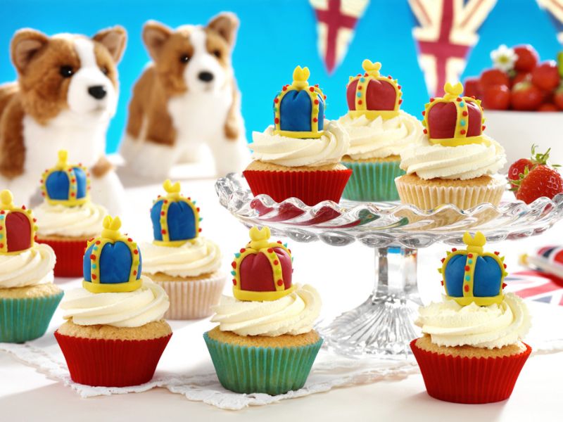 Easy Crown Cupcakes (Perfect For Jubilee, Parties & Birthdays)