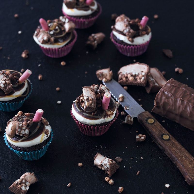 Double Decker Freakshake Mini Cakes (Easy Viral Dessert Recipe)