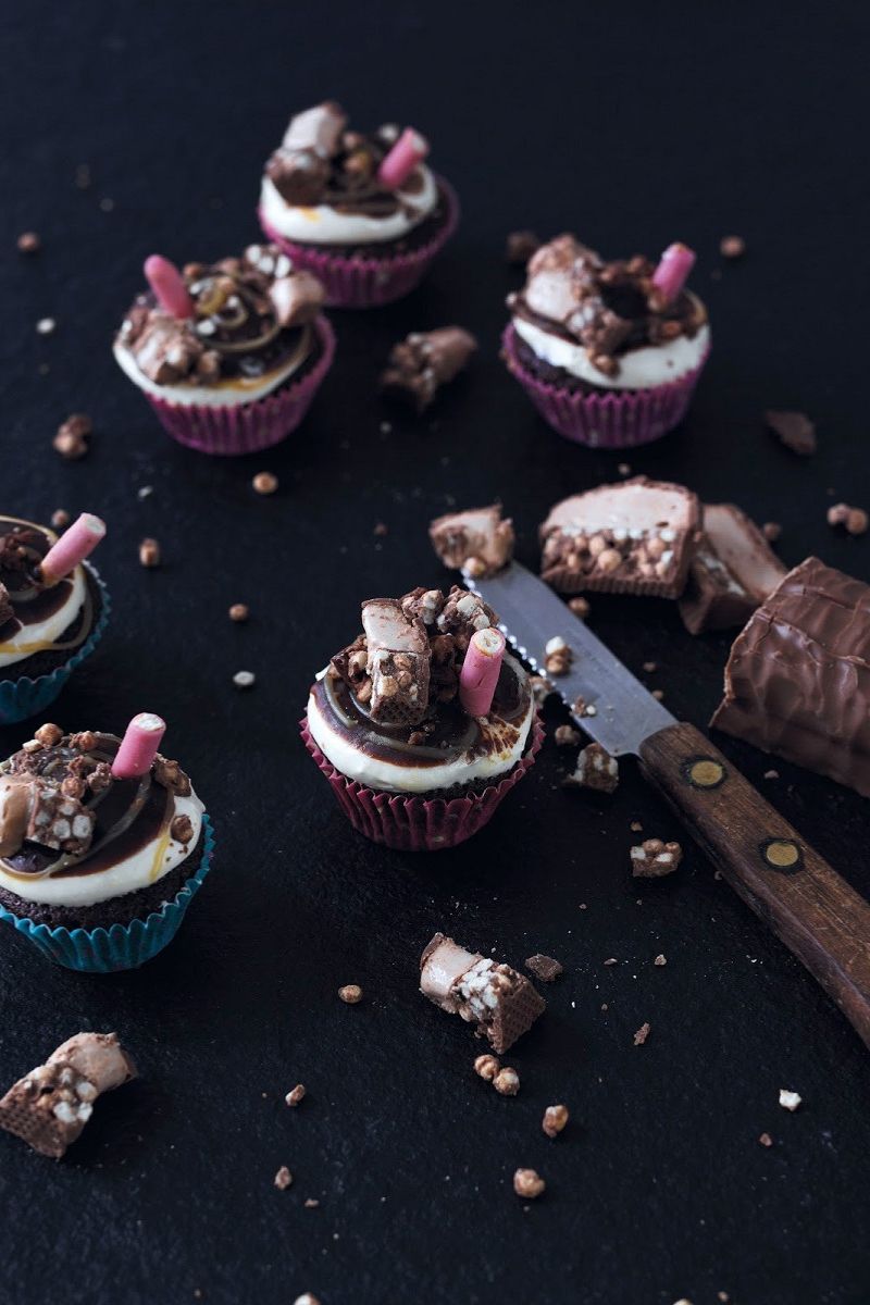 Double Decker Freakshake Mini Cakes (Easy Viral Dessert Recipe)