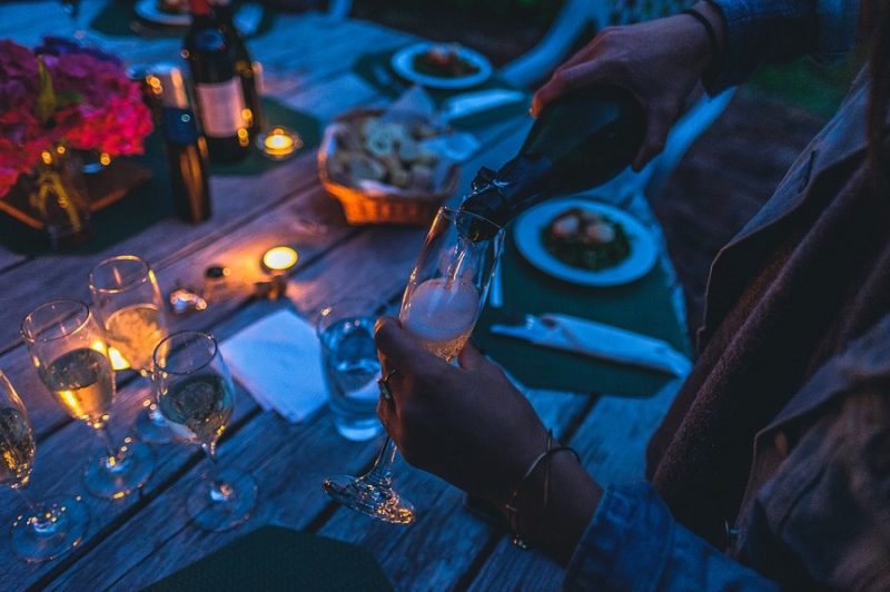 Five Simple Steps To An Epic Dinner Party