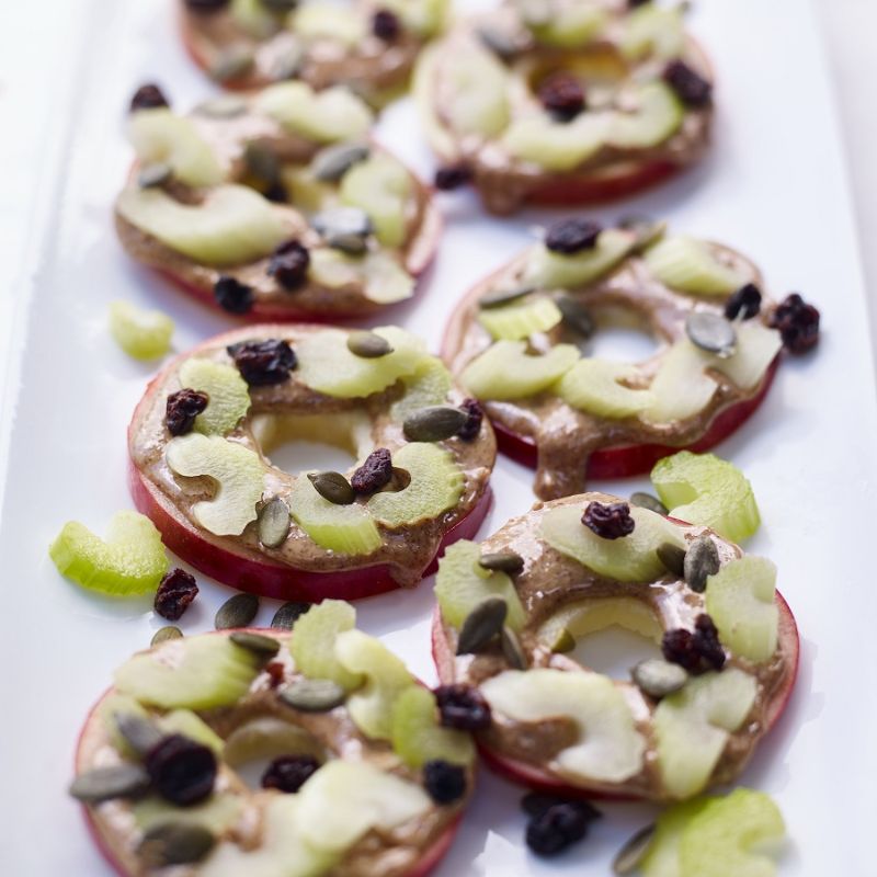 Easy Vegan Apple Snack With Peanut Butter (Healthy 5-Minute Recipe)