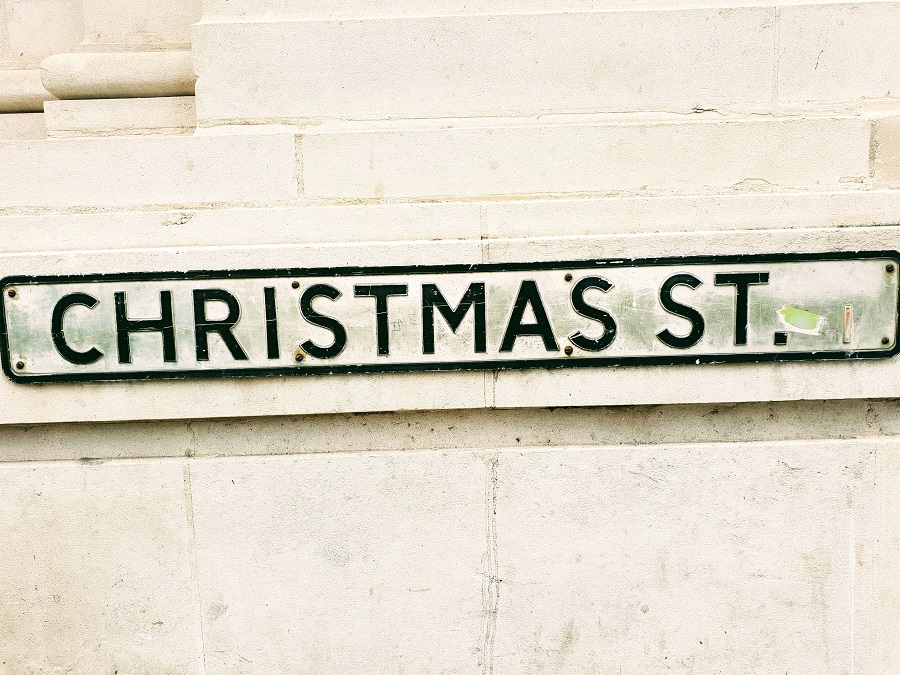 Christmas Street: The Wednesday Link Up