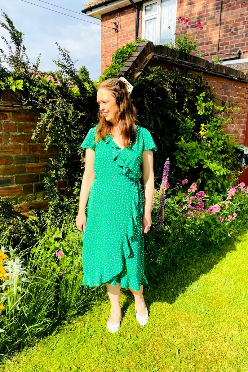 How To Style A Green Polka Dot Dress How To Style A Green Polka Dot Dress (1)