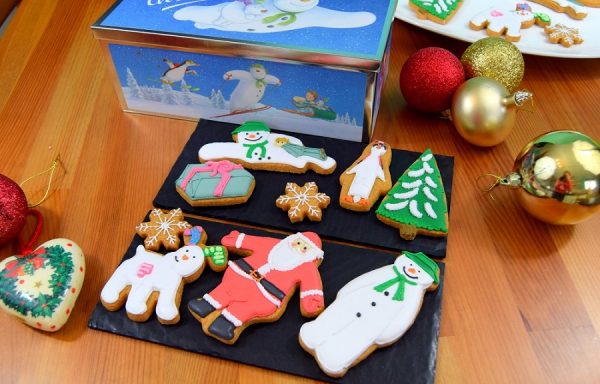 The Snowman™ And The Snowdog Biscuit Tin
