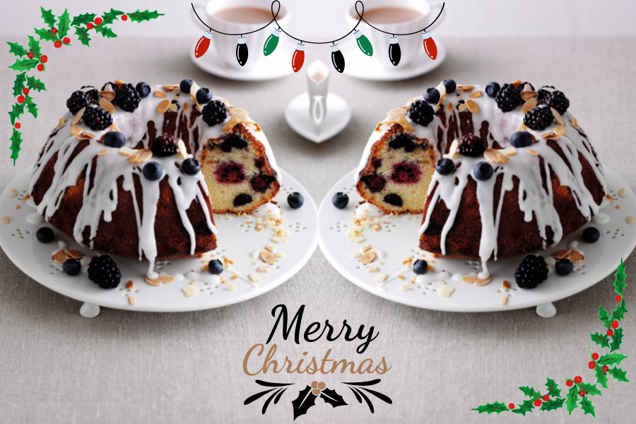 Blackberry And Blueberry Christmas Cake.