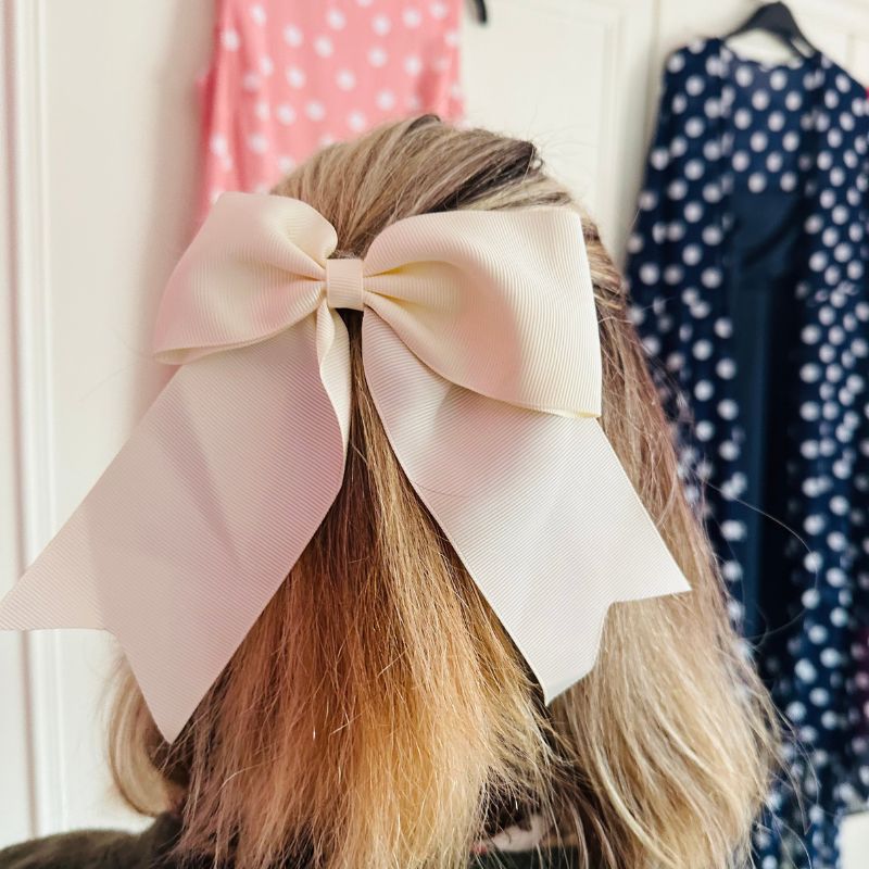 Hair Bow Inspiration For The Modern Woman